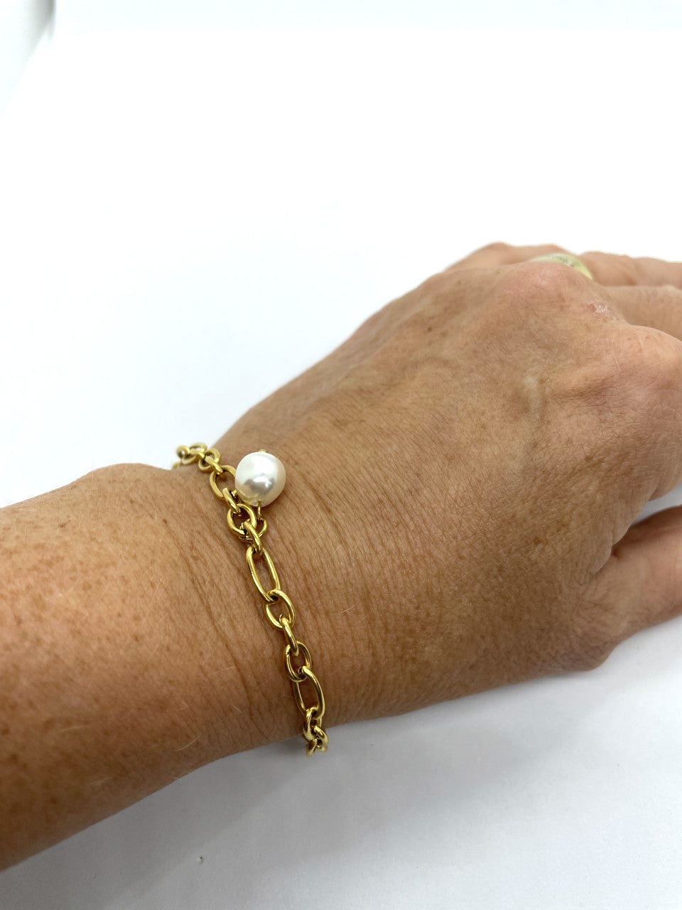 Armband m perlu