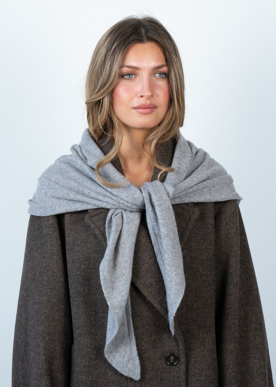 Big Triangle Scarf Grey
